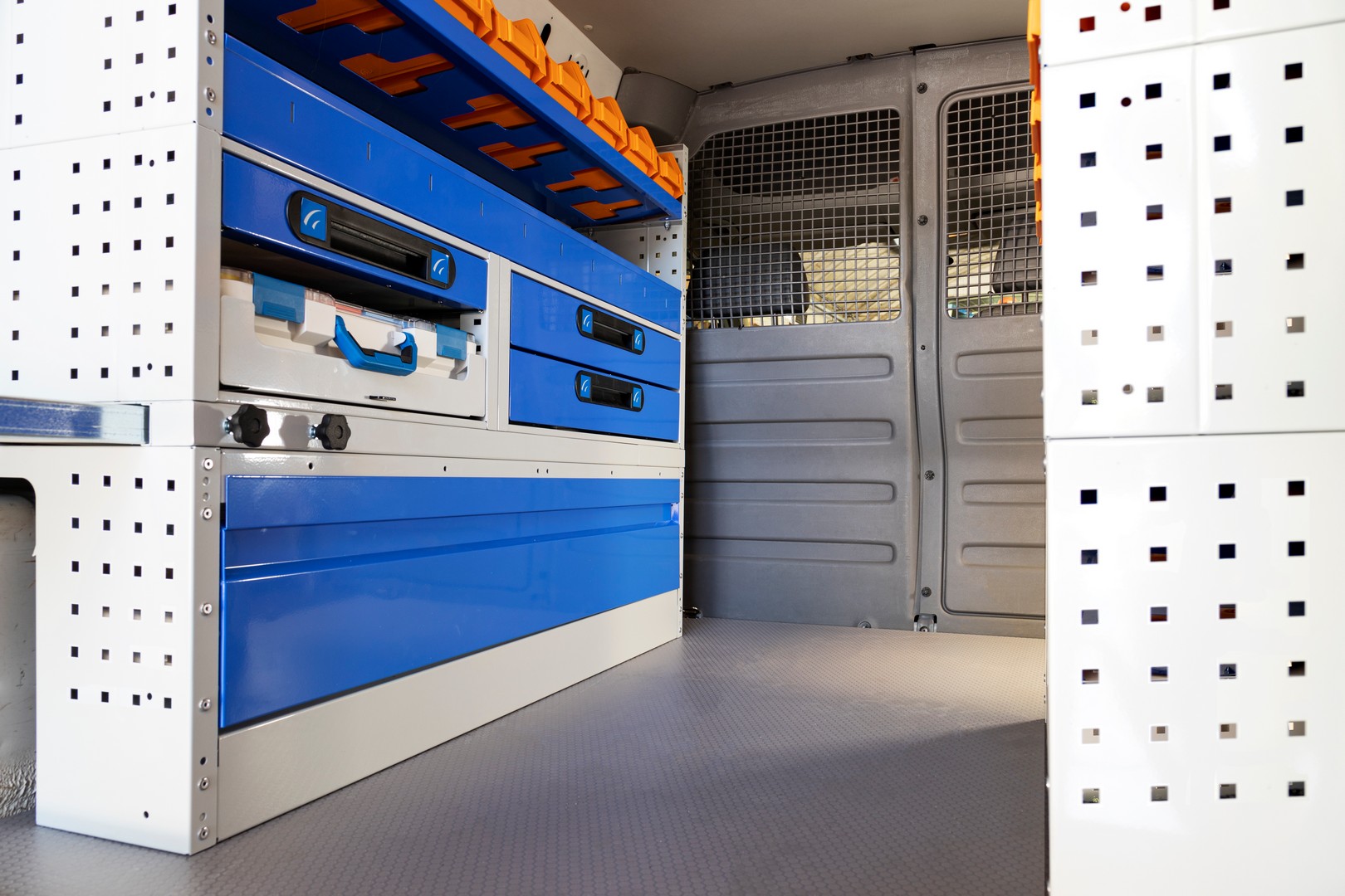 Bedrijfswagen inrichting | Hoogeveen | Pater Techniek | Tecnolam