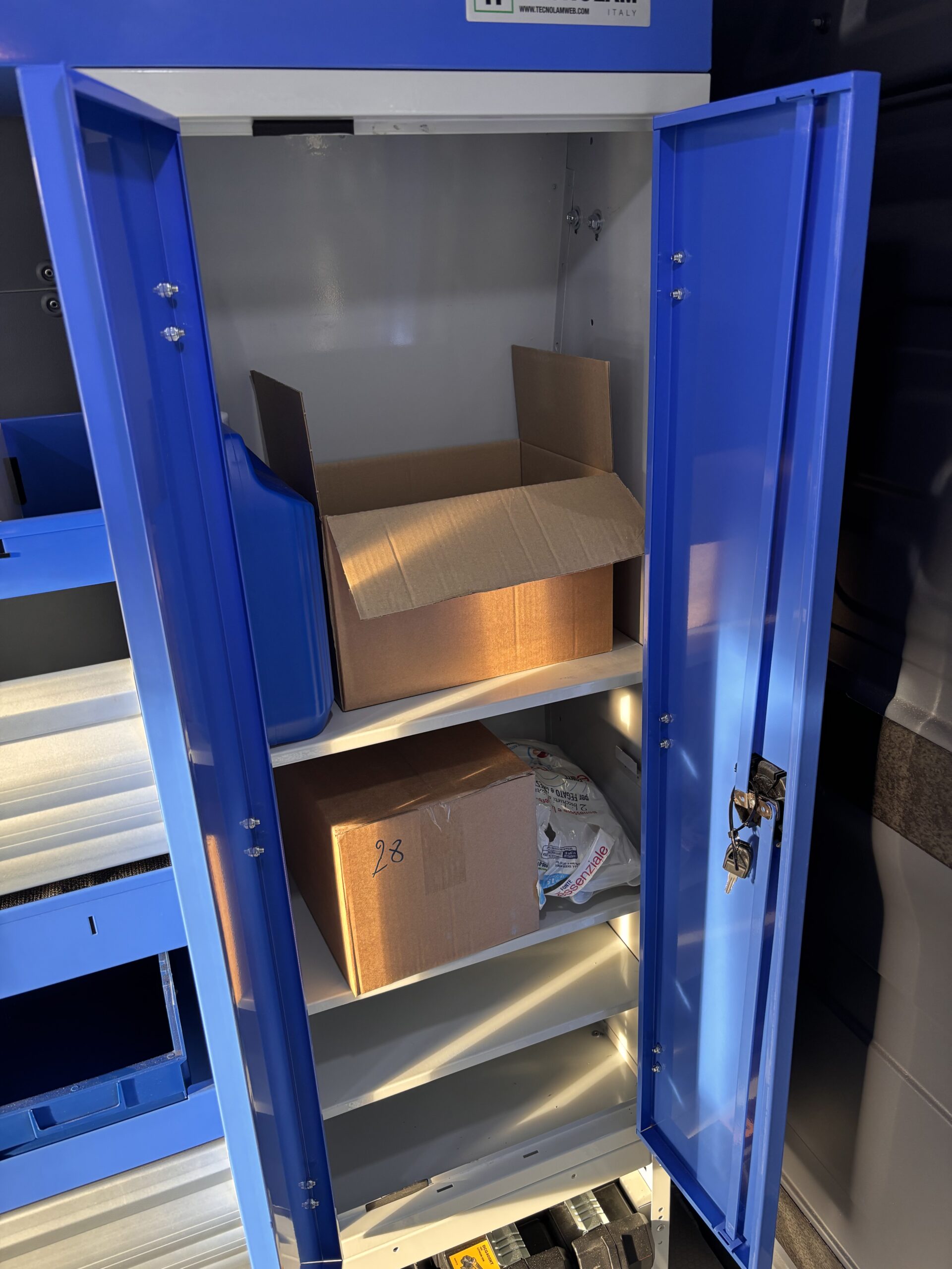 Bedrijfswagen_inrichting_|_Hoogeveen_|_Pater_Techniek_Tecnolam_IMG_2895