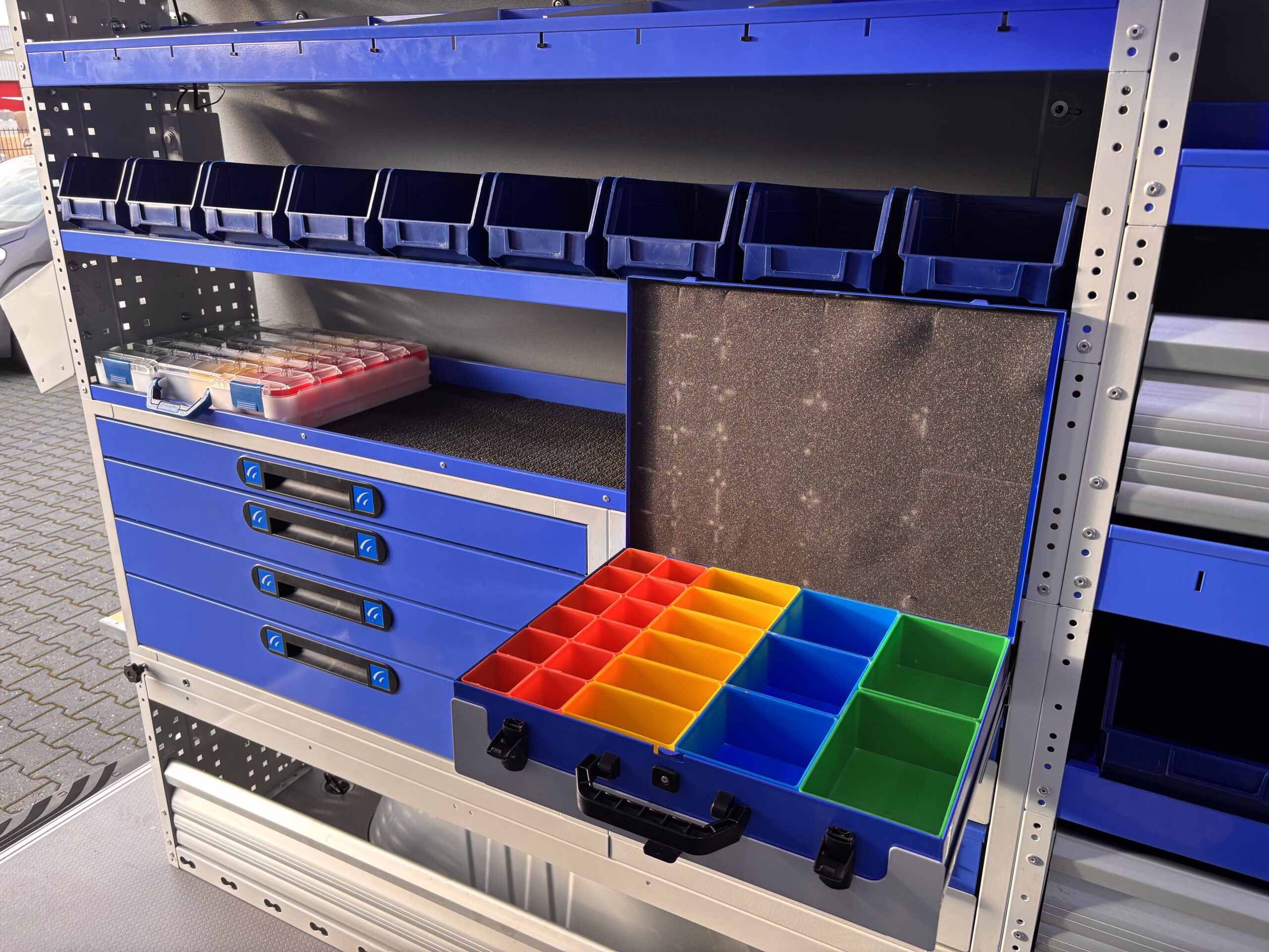 Bedrijfswagen_inrichting_|_Hoogeveen_|_Pater_Techniek_Tecnolam_IMG_2911