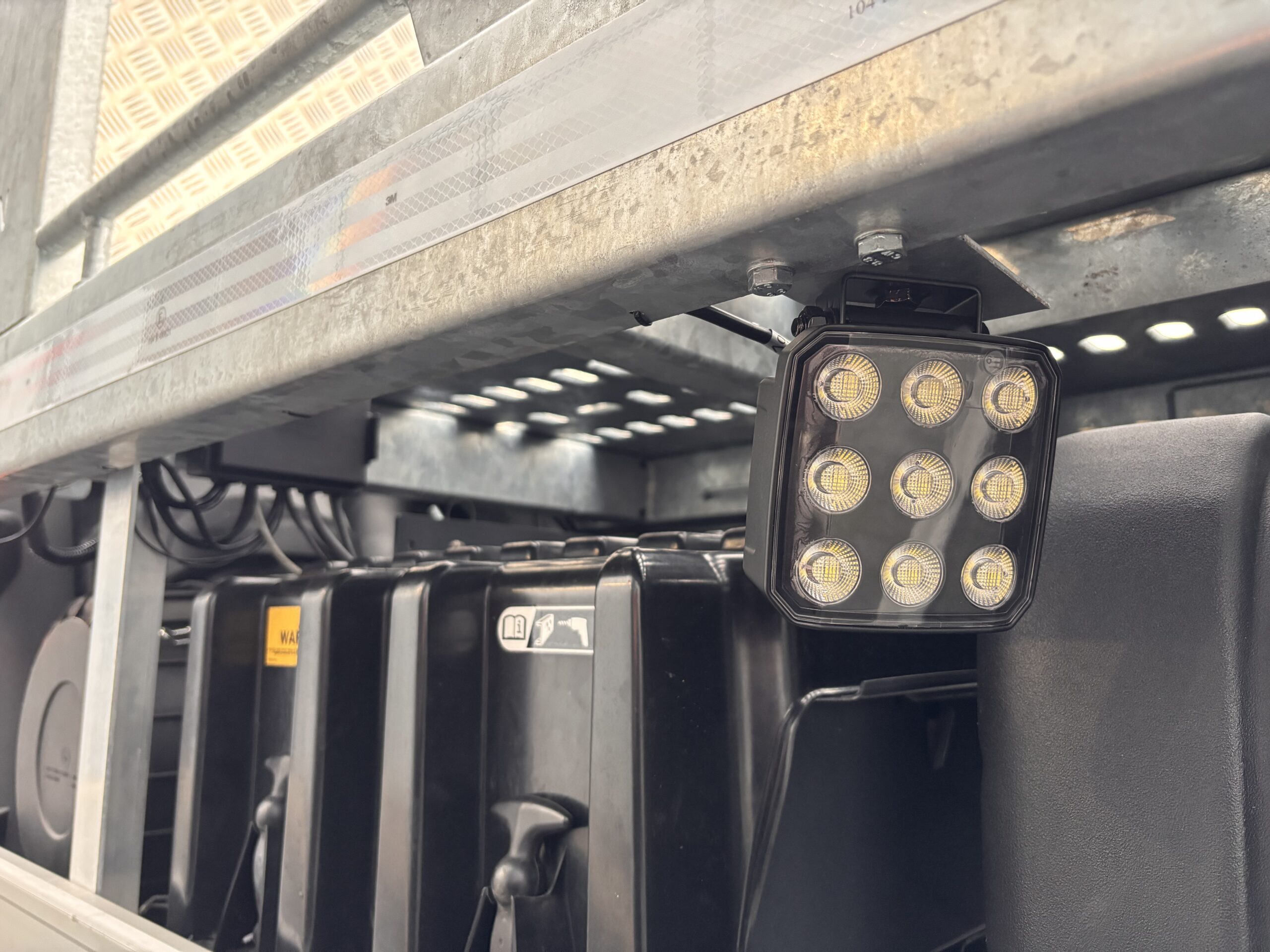 Pater Techniek | Plegt Vos | Opbouw verlichting LED BAR image00016